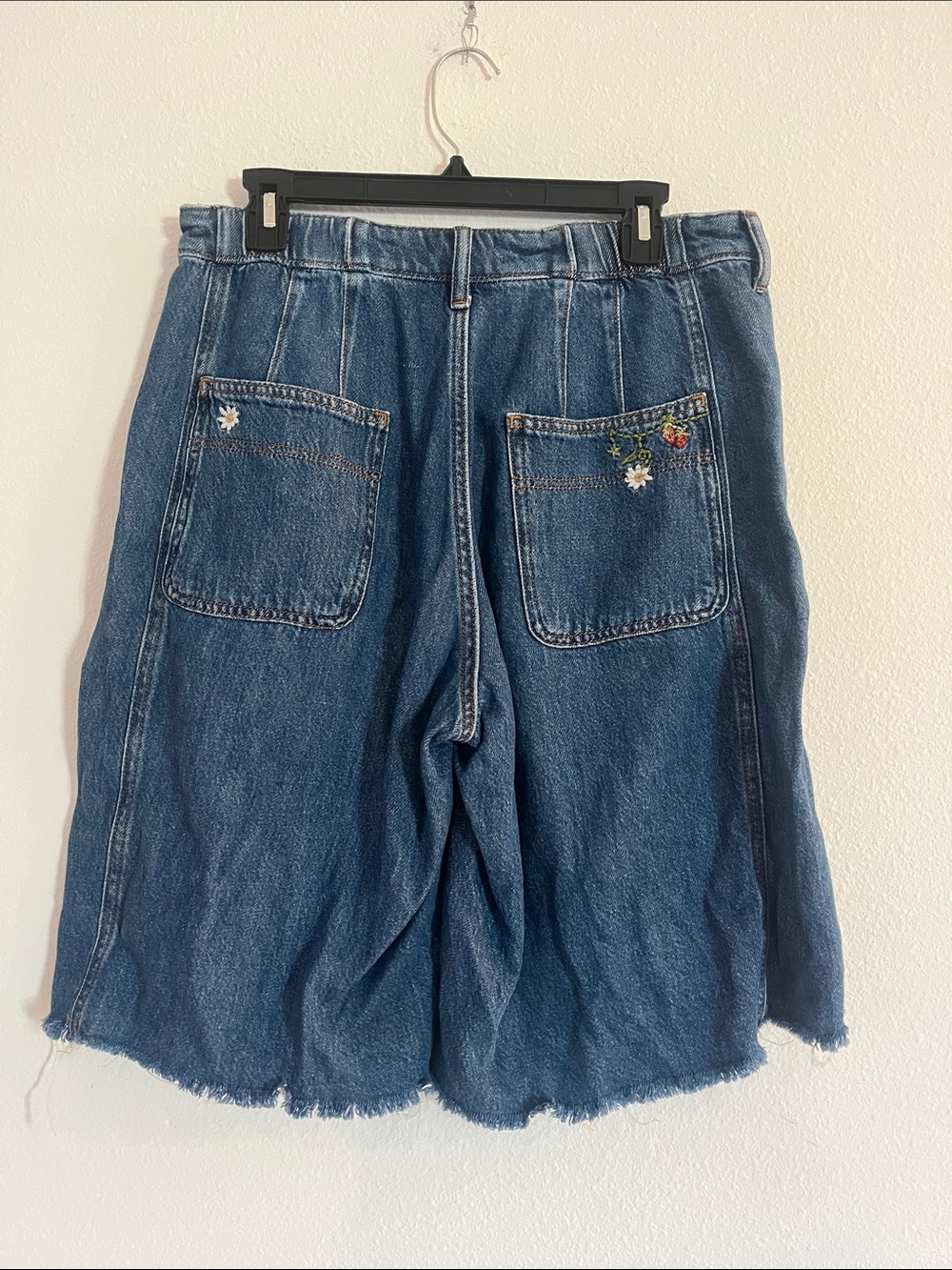 ANTHROPOLOGE Pilcro High-Waist Embroidered Denim Bermuda Shorts - Picture 4 of 5